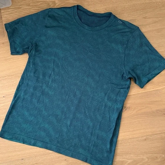 lululemon athletica Metal Vent Tech Short-Sleeve Shirt ๐ - Picture 1 of 5